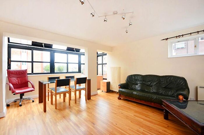 2 Bedroom Flat To Rent In Admiral Place, Rotherhithe, London, SE16