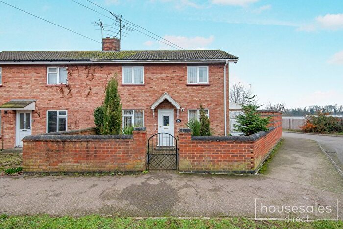 2 Bedroom Semi-Detached House For Sale In Lucas Way, Shefford, SG17