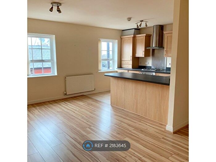 2 Bedroom Flat To Rent In High Street, Prescot, L34