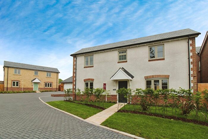 4 Bedroom Detached House For Sale In Ham Road, Wanborough, SN4