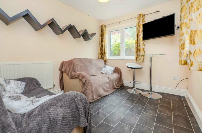 5 Bedroom Terraced House To Rent In Britannia Road, Southsea, Hampshire, PO5