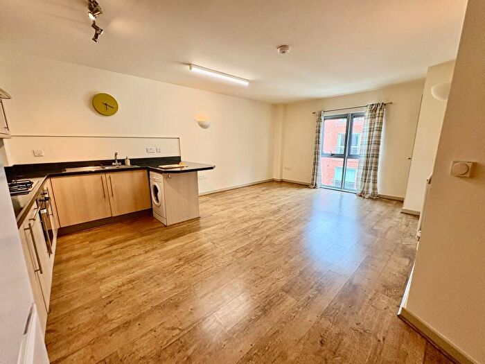 2 Bedroom Apartment To Rent In Portland Square, NG7