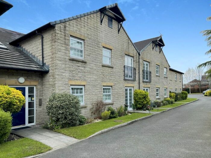 2 Bedroom Flat To Rent In Redfield Croft, Leigh, WN7