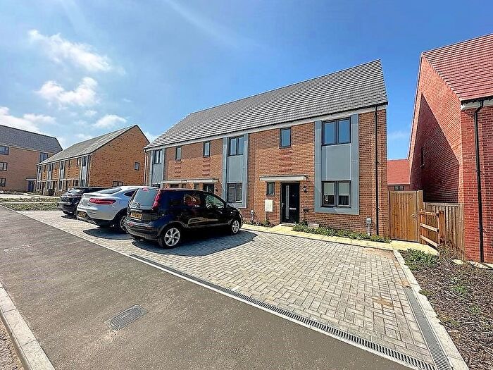 3 Bedroom End Terrace House To Rent In Cherry Orchard Drive, Rainham, ME8