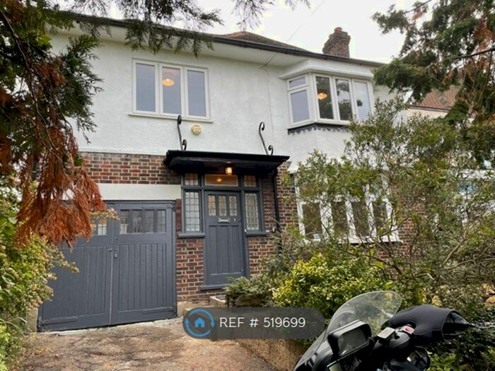 3 Bedroom Detached House To Rent In Radlet Avenue, London SE26