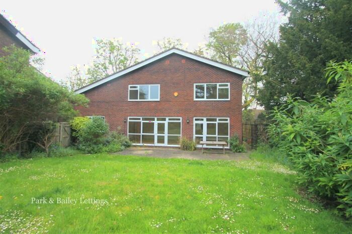 4 Bedroom House To Rent In Bedroom Detached House In Sutton, SM1