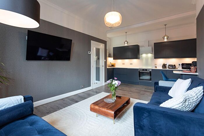 1 Bedroom Flat To Rent In Gibson Terrace, Fountainbridge, Edinburgh, EH11