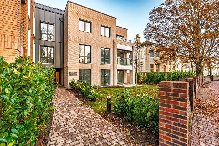 2 Bedroom Flat For Sale In Lindfield Place, Worthing, BN11