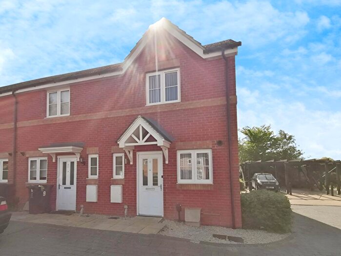 2 Bedroom House To Rent In Stratone Mews, Swindon, SN2