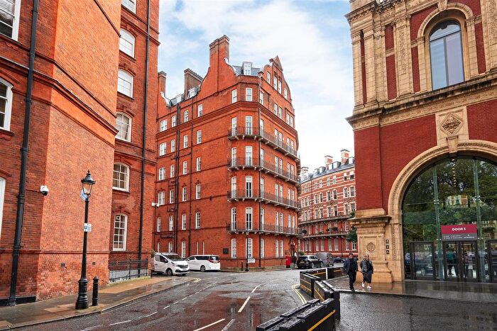 3 Bedroom Flat To Rent In Kensington Gore, London, SW7