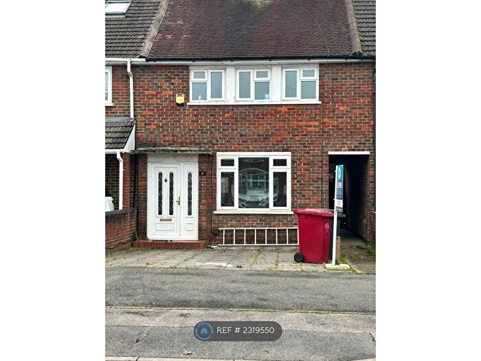 3 Bedroom Terraced House To Rent In Trelawney Avenue, Slough, SL3