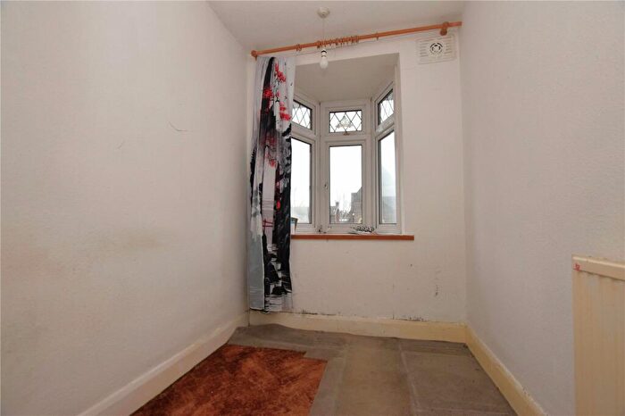 3 Bedroom Terraced House For Sale In Bishops Avenue, Chadwell Heath, Romford, Essex, RM6