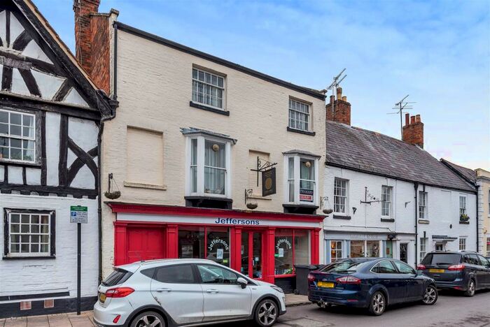 2 Bedroom Flat To Rent In Monday Market Street, SN10