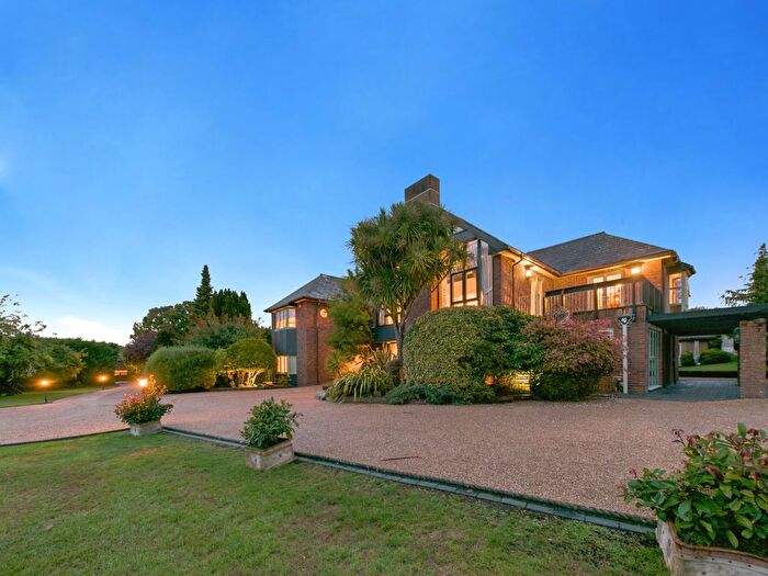 5 Bedroom Detached House For Sale In Brook Avenue, Warsash, SO31