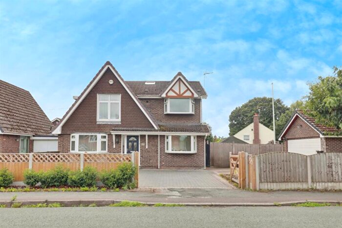 5 Bedroom Detached House For Sale In Sandbach Road, Church Lawton, ST7