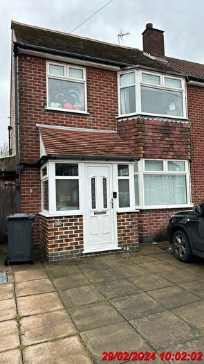 3 Bedroom Semi-Detached House To Rent In Uplands Avenue, Derby, DE23