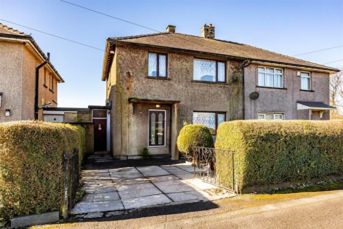 3 Bedroom Semi-Detached House For Sale In Hillcrest Road, Queensbury, Bradford, BD13