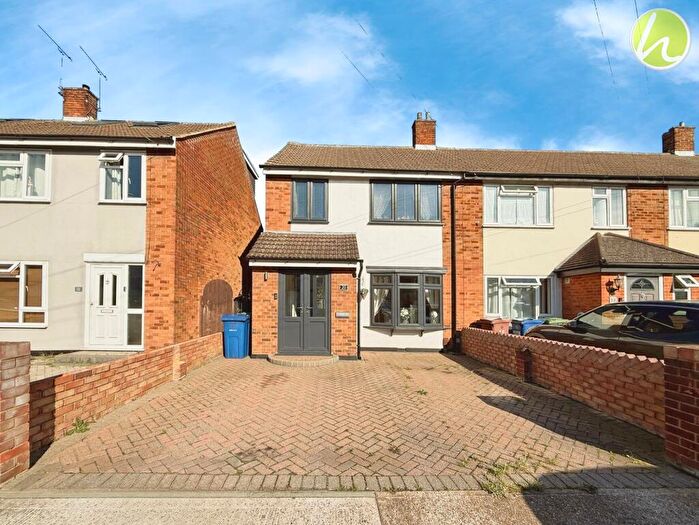 3 Bedroom End Of Terrace House For Sale In Kingsman Road, Stanford-Le-Hope, SS17