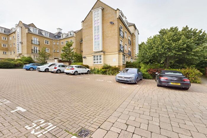 2 Bedroom Apartment To Rent In Sandpiper Close, Greenhithe, Kent, DA9