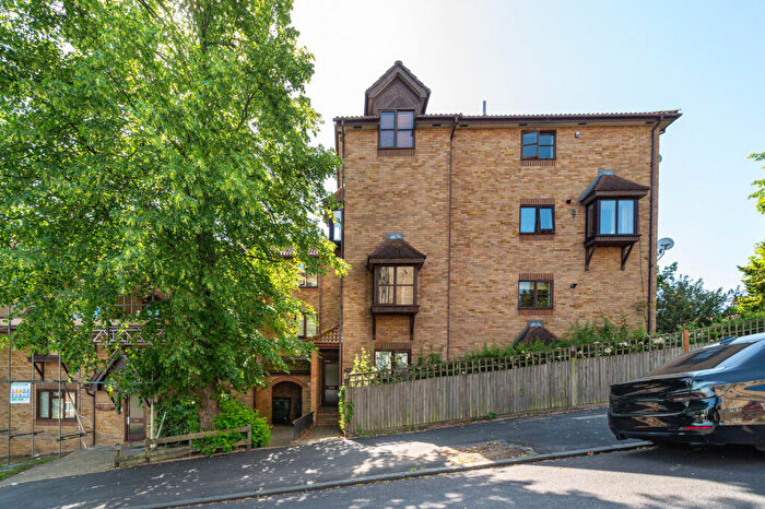 1 Bedroom Flat For Sale In Maria Court, Cypress Road, South Norwood, London, SE25