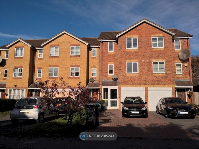 4 Bedroom Terraced House To Rent In Donald Woods Gardens, Surbiton, KT5