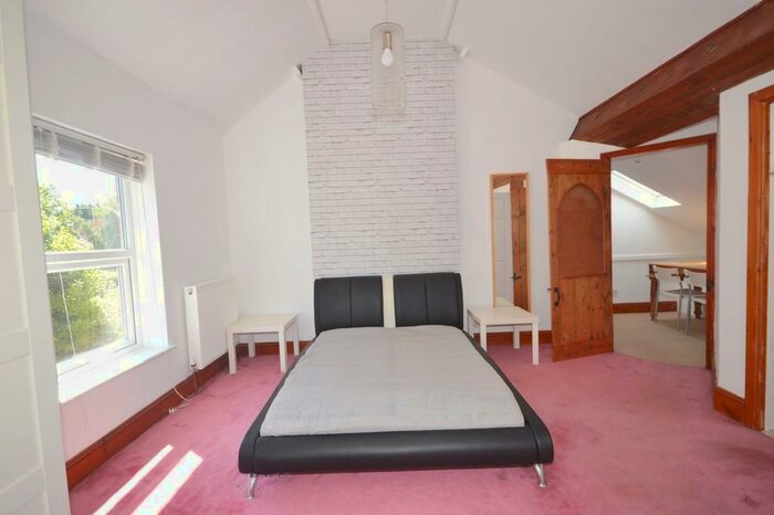 4 Bedroom Detached House To Rent In Alton Road, Wallisdown, Bournemouth, BH10