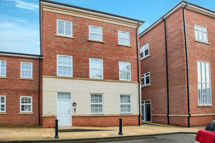 2 Bedroom Flat To Rent In Main Street, Dickens Heath, Shirley, Solihull, B90
