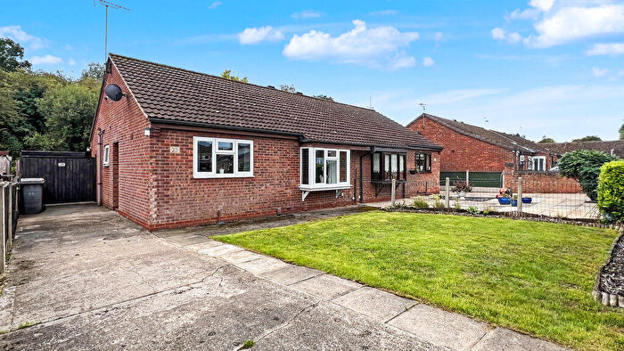 2 Bedroom Semi-Detached Bungalow For Sale In Chesterfield Road, Scunthorpe, DN15
