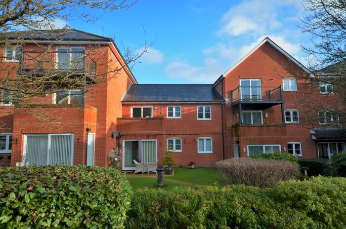 2 Bedroom Flat To Rent In Victoria Road, Bishops Waltham, Southampton SO32