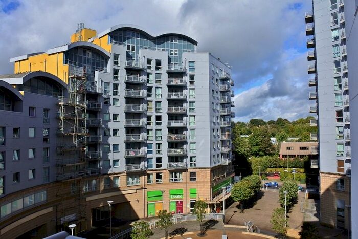 2 Bedroom Flat To Rent In Crown Heights, Alencon Link, Basingstoke, RG21