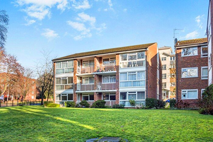 2 Bedroom Apartment For Sale In Aran Drive, Stanmore, HA7