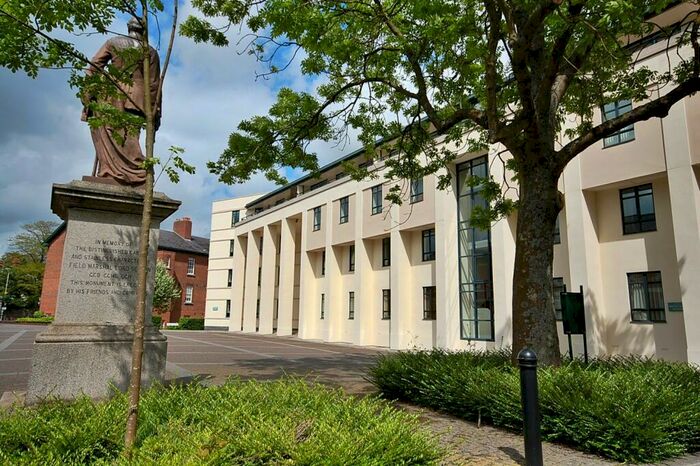 2 Bedroom Flat To Rent In Winchester City Centre, SO23