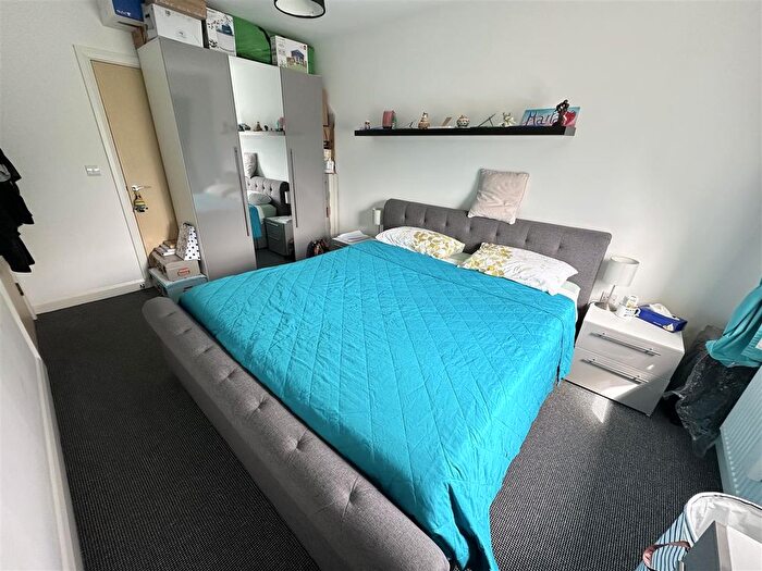 2 Bedroom Flat For Sale In Lawnhurst Avenue, Wythenshawe, Manchester, M23