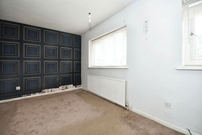 2 Bedroom Semi-Detached House For Sale In Cedar Road, Balby, Doncaster, DN4