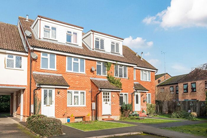 2 Bedroom Maisonette For Sale In Rutland Gardens, Hemel Hempstead, Hertfordshire, HP2