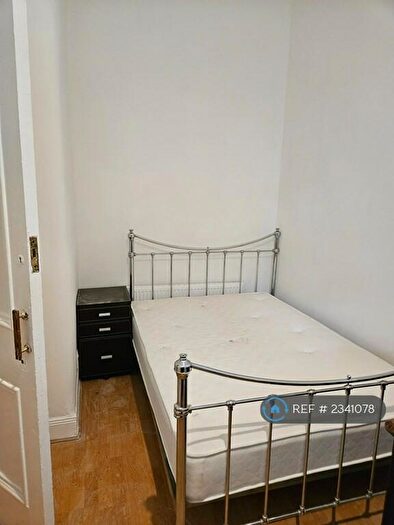 2 Bedroom Flat To Rent In Cowan Street, Glasgow, G12