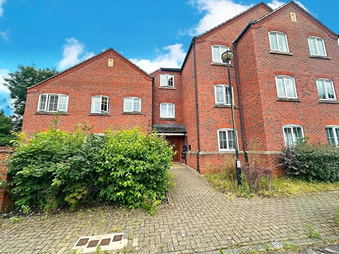2 Bedroom Apartment To Rent In Brookfield Court, Stratford Upon Avon, CV37