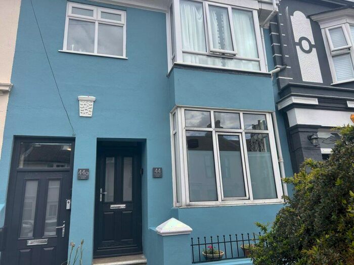 2 Bedroom Apartment To Rent In Cobden Road, BN2