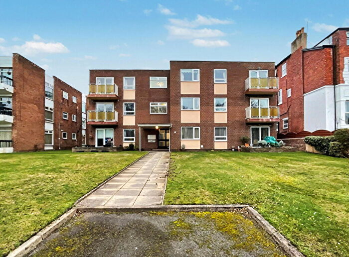 2 Bedroom Apartment For Sale In Park Crescent, Hesketh Park, Southport, PR9