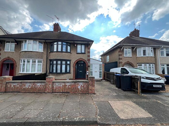 3 Bedroom House To Rent In Sandiland Road, Northampton, NN3