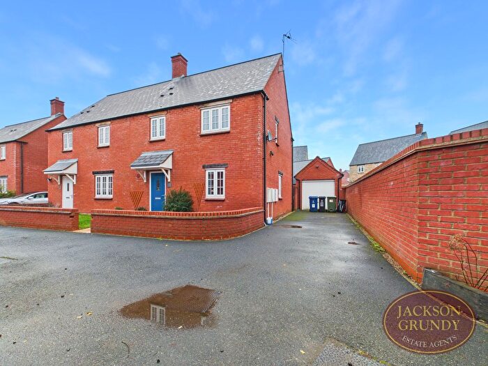 3 Bedroom Semi Detached House For Sale In Plating Way, Roade, NN7