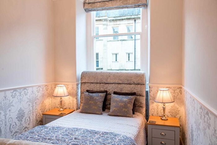 2 Bedroom Apartment To Rent In Henrietta Street, Bath, BA2