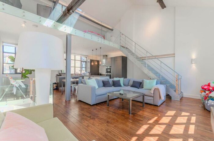 2 Bedroom Flat To Rent In Independent Place, Dalston, London, E8