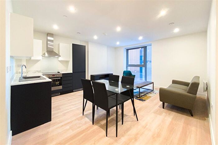 2 Bedroom Property To Rent In Laurence Place, M3