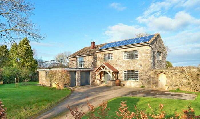 5 Bedroom Detached House For Sale In The Street, Regil, BS40