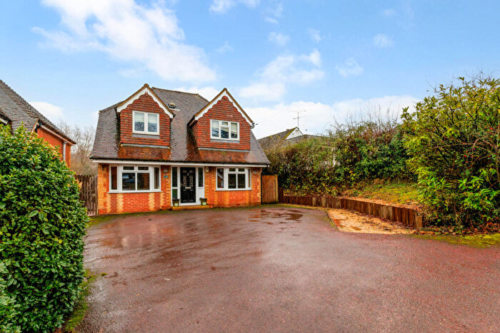 4 Bedroom Detached House For Sale In Thorn Road, Farnham, Surrey, GU10