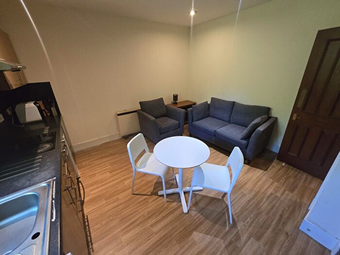 3 Bedroom Flat To Rent In Marischal Street, Flat A, AB11