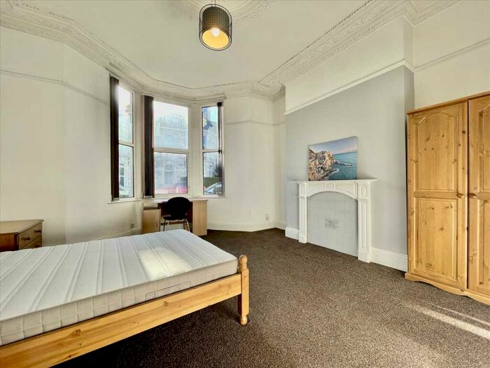 2 Bedroom Apartment To Rent In Evelyn Place, Plymouth, PL4