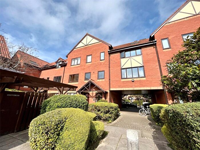 1 Bedroom Flat To Rent In Harbourside, Hope Court, BS1