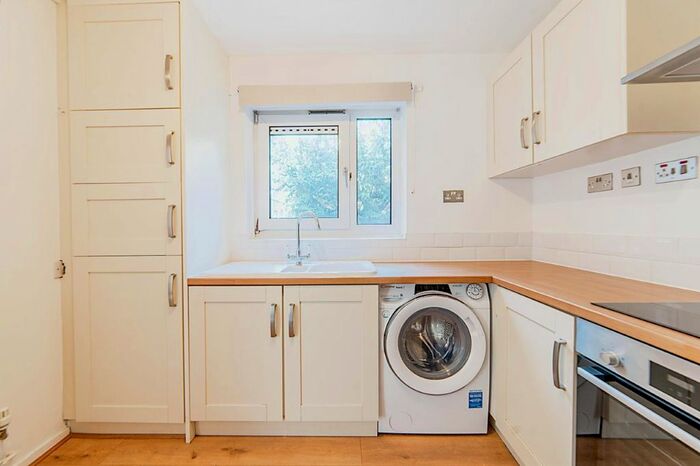 1 Bedroom Flat To Rent In Rosebank Gardens, London, E3